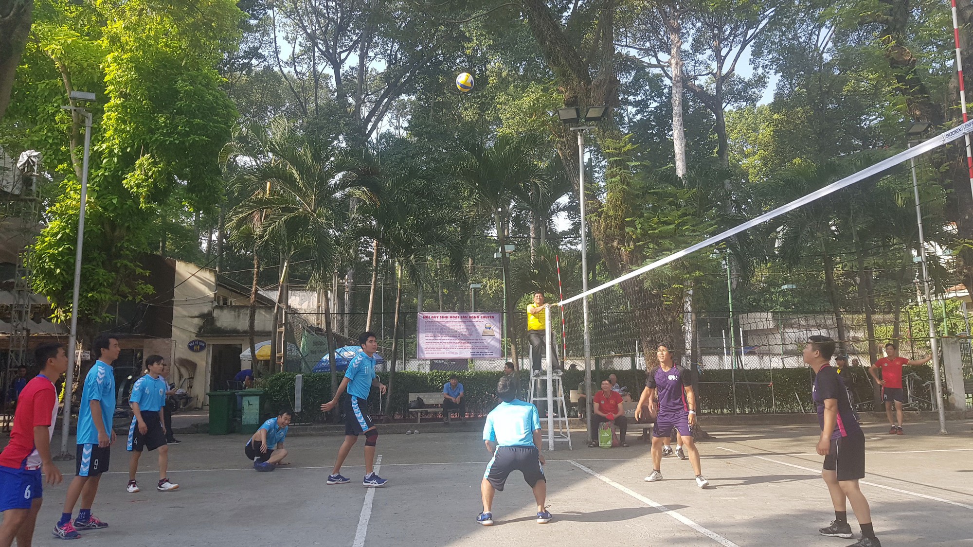 Rèn thể chất giáo viên