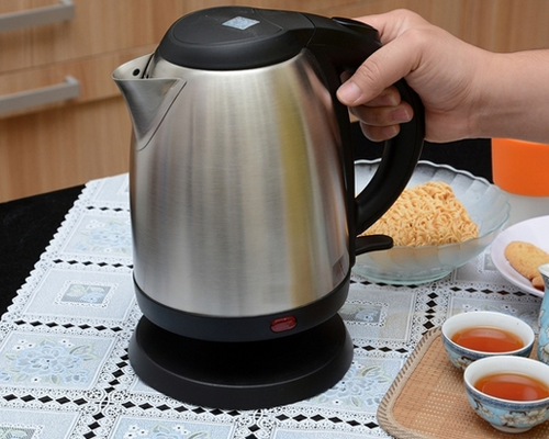 6 sai lầm gây chết người khi sử dụng ấm siêu tốc - Ảnh 3.
