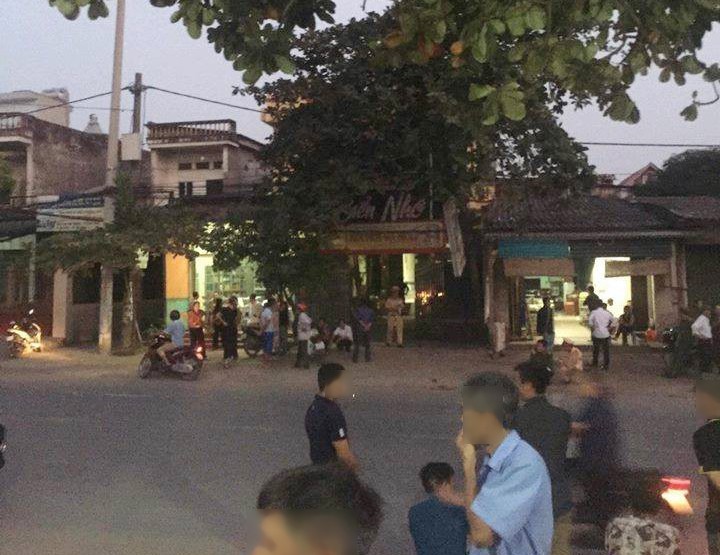 Nữ nhân viên quán karaoke bị truy sát từ quán ra ngoài đường, tử vong