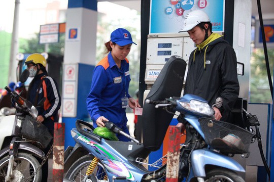 Phó Thủ tướng chỉ đạo "khẩn" để giá xăng không tăng 1.000 đồng/lít ngày Tết Dương lịch