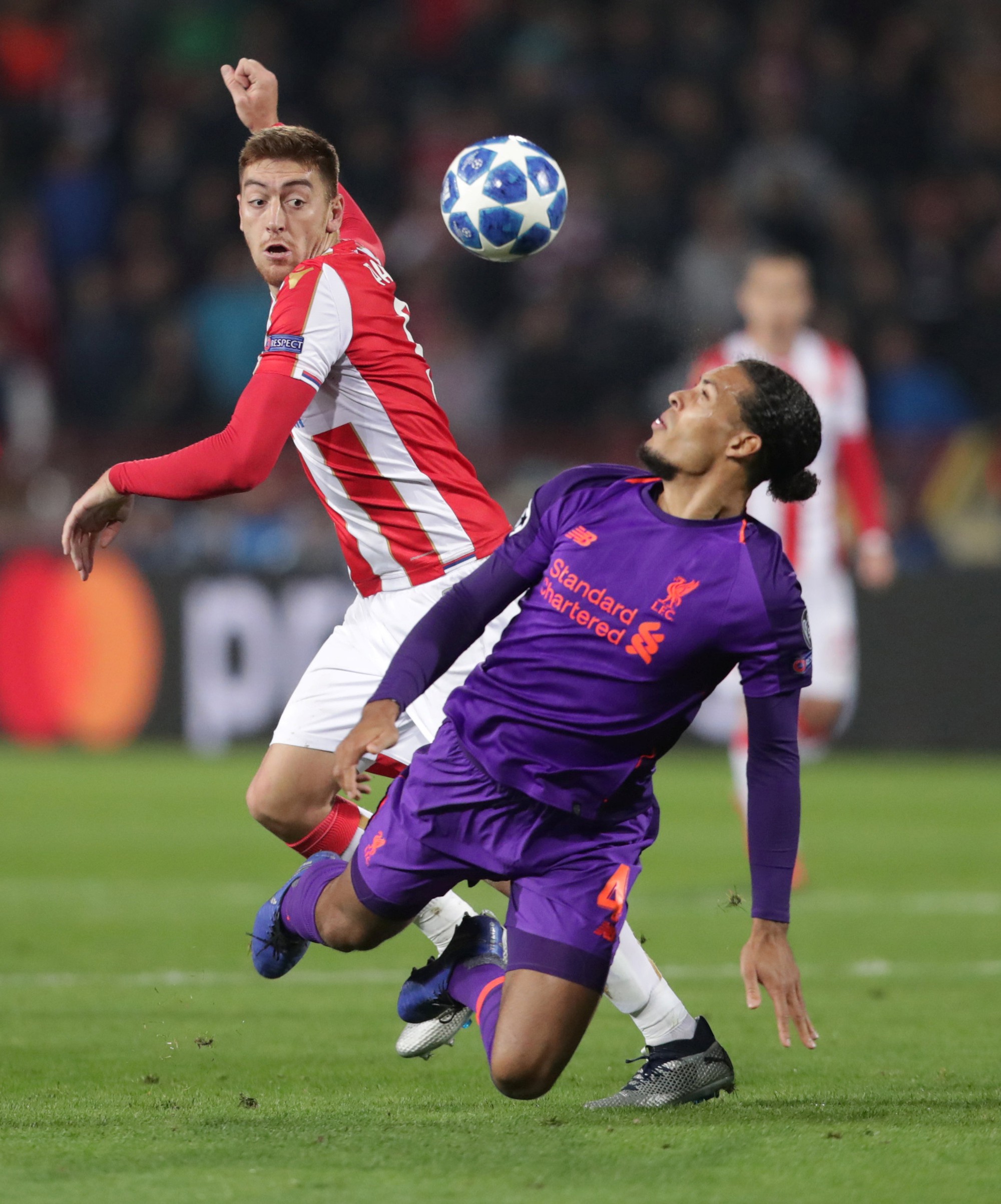 Liverpool sa ch&acirc;n ở bảng tử thần - Ảnh 1.