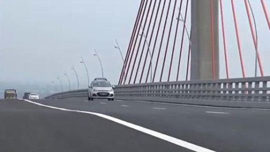 Xử lý hiện tượng mấp mô, võng trên cầu Bạch Đằng 7.500 tỉ đồng