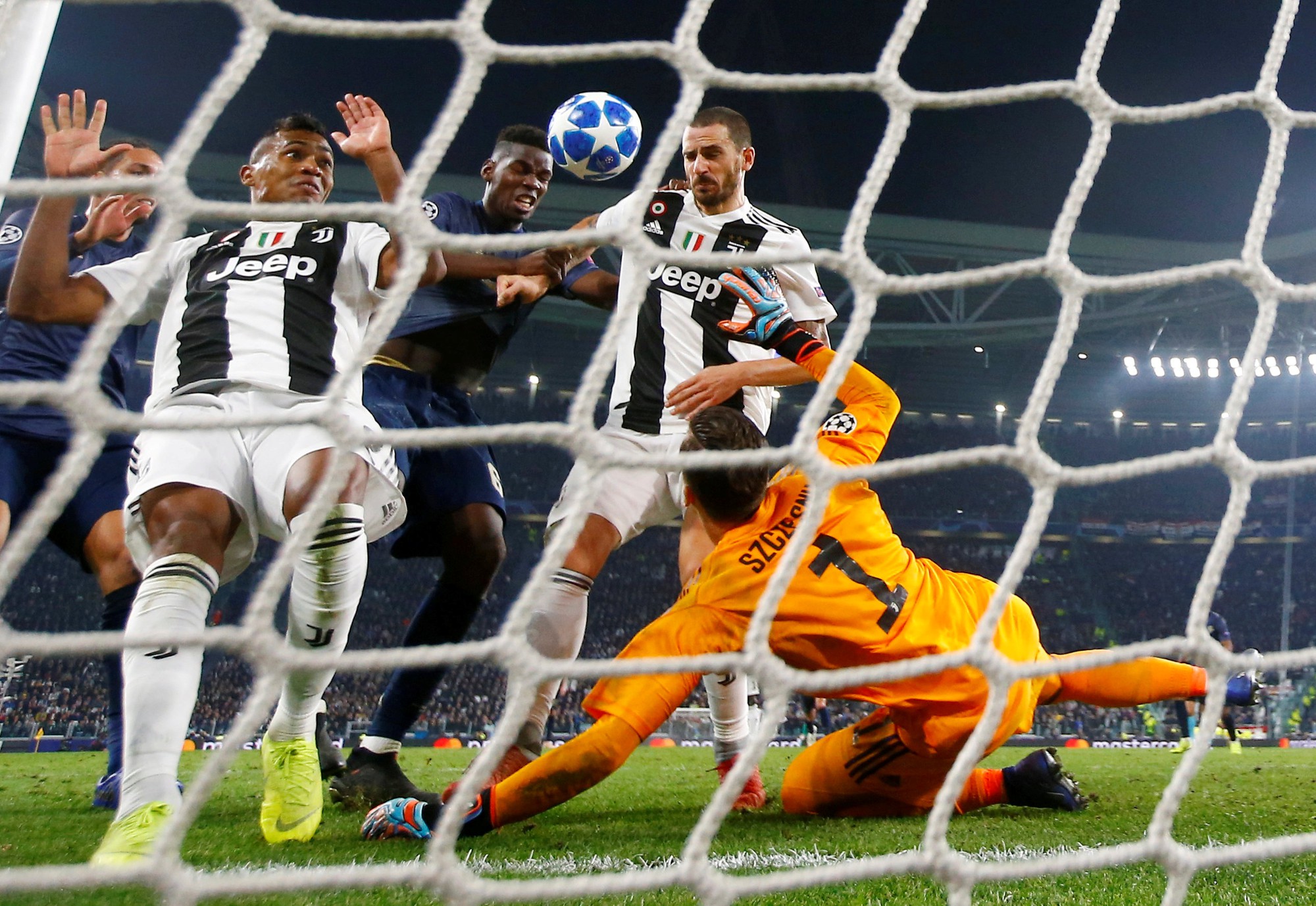 Tử chiến ở Turin, Man United ngược d&ograve;ng đ&aacute;nh bại Juventus - Ảnh 5.
