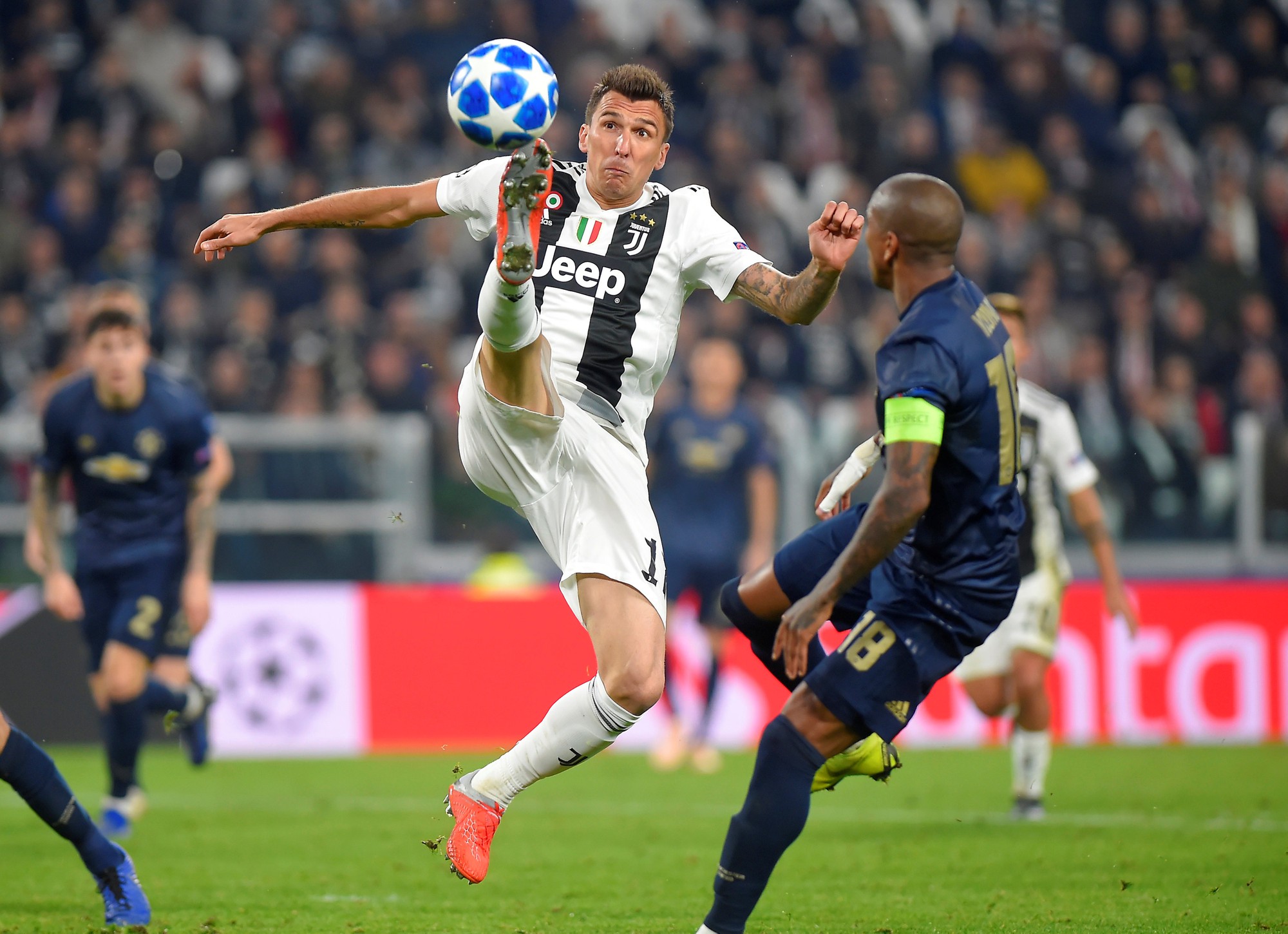 Mourinho khen sao Man United sau màn ngược dòng đánh bại Juventus