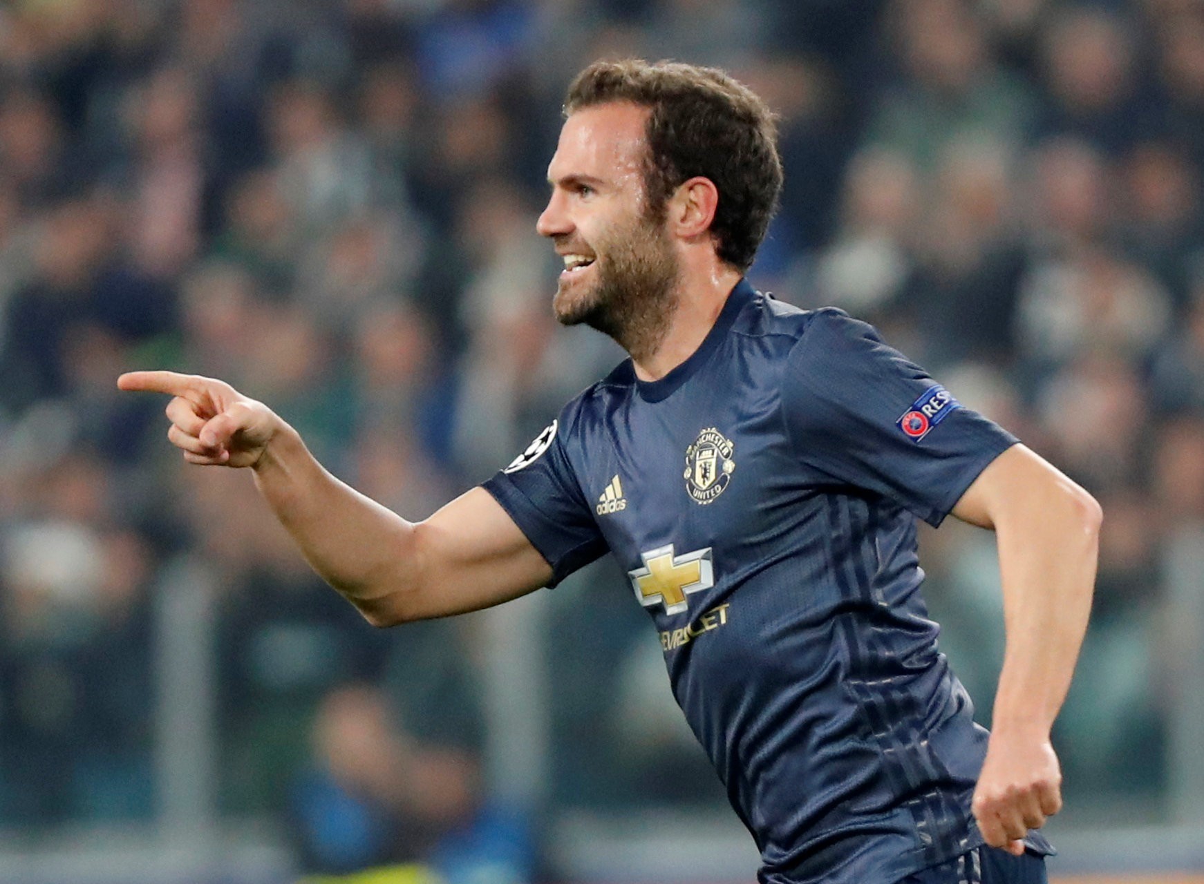 Tử chiến ở Turin, Man United ngược d&ograve;ng đ&aacute;nh bại Juventus - Ảnh 4.
