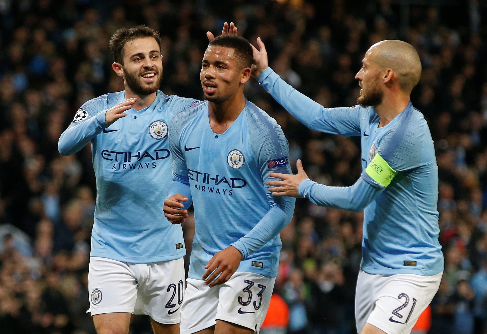 Xem Man City vùi dập Shakhtar, Real Madrid mở đại tiệc trên đất Czech