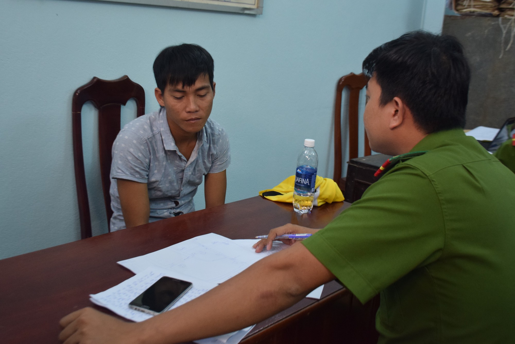 Thanh niên giở trò đồi bại với bé gái lớp 1