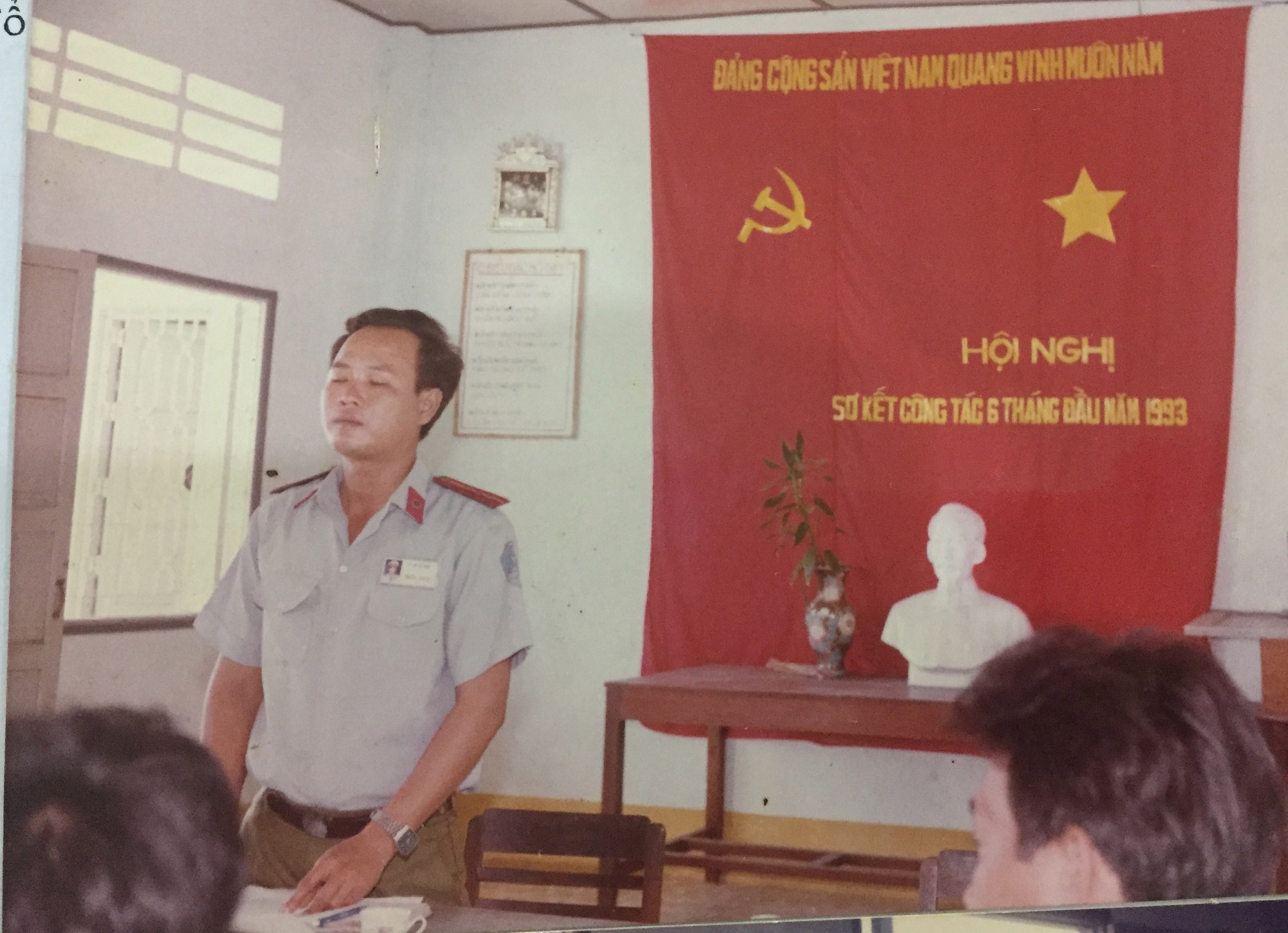 Trung tá công an bị xử lý kỷ luật vì quan hệ "ngoài luồng"