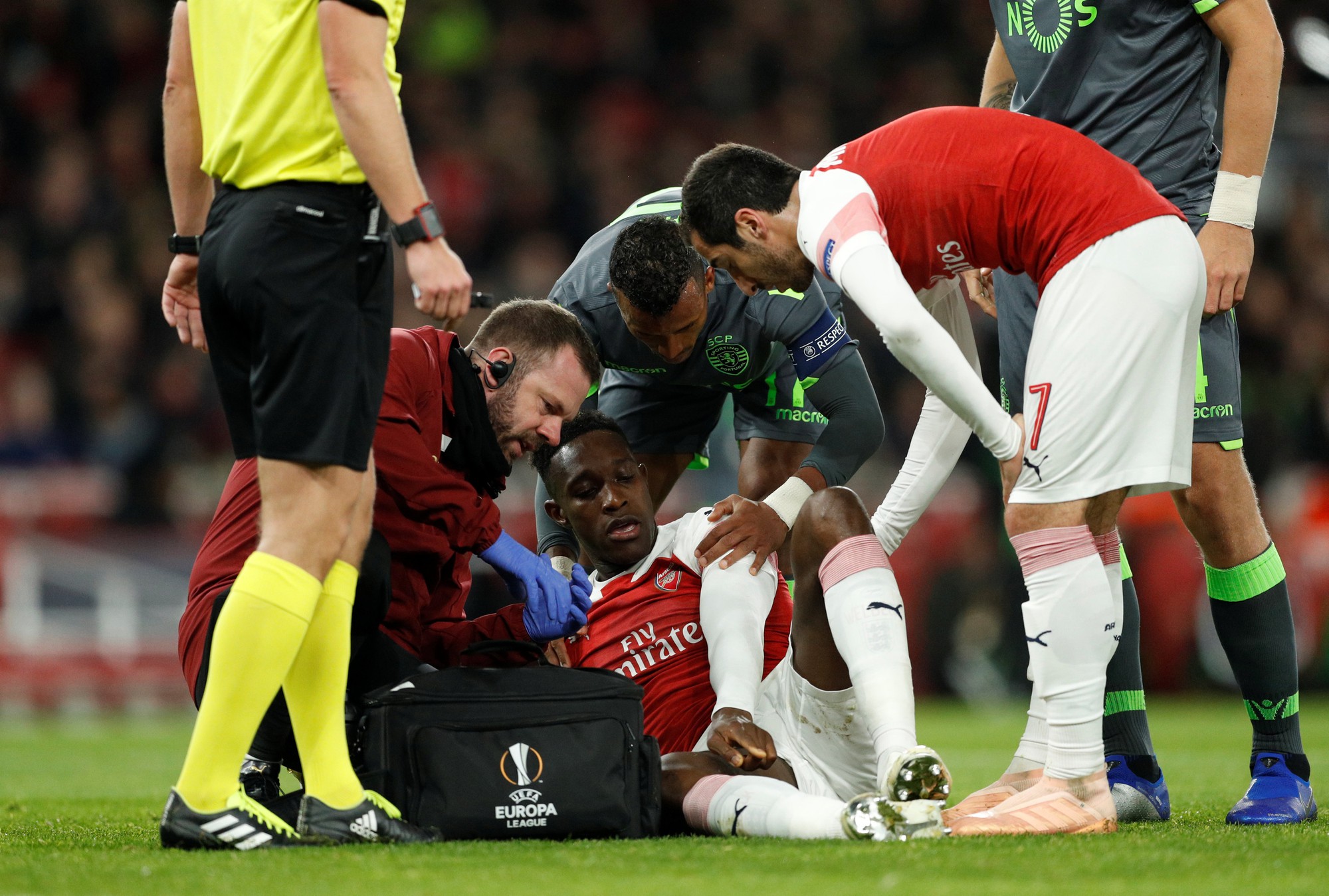 Welbeck cấp cứu thở oxy, Arsenal đi tiếp tại Europa League - Ảnh 3.