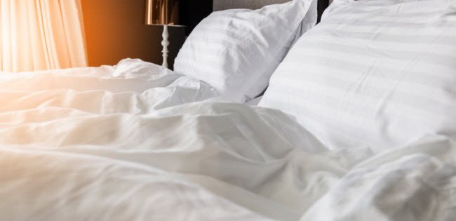 U60 cầu cứu bác sĩ vì "dại dột" trong phòng ngủ