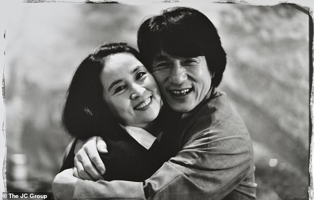 Th&agrave;nh Long phơi b&agrave;y mặt tối trong hồi k&yacute; mới - Ảnh 2.