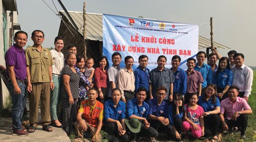 Xây "Nhà tình bạn" cho công nhân