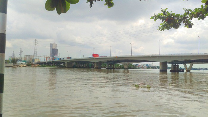 Nam thanh niên để lại thư tuyệt mệnh rồi nhảy cầu Sài Gòn tự tử