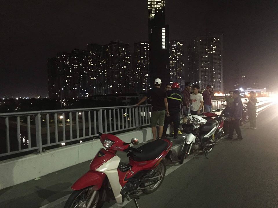 Nam thanh ni&ecirc;n để lại thư tuyệt mệnh rồi nhảy cầu S&agrave;i G&ograve;n tự tử - Ảnh 1.