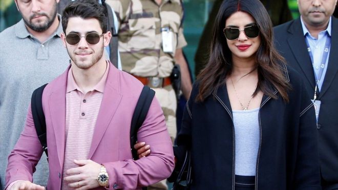 Tố mỹ nhân Priyanka Chopra lừa dối, nữ nhà báo xin lỗi - Ảnh 1.