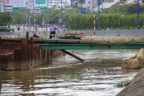 Dự án chống ngập 10.000 tỉ đồng: Ẩn họa ở các cống ngăn triều - Ảnh 2.
