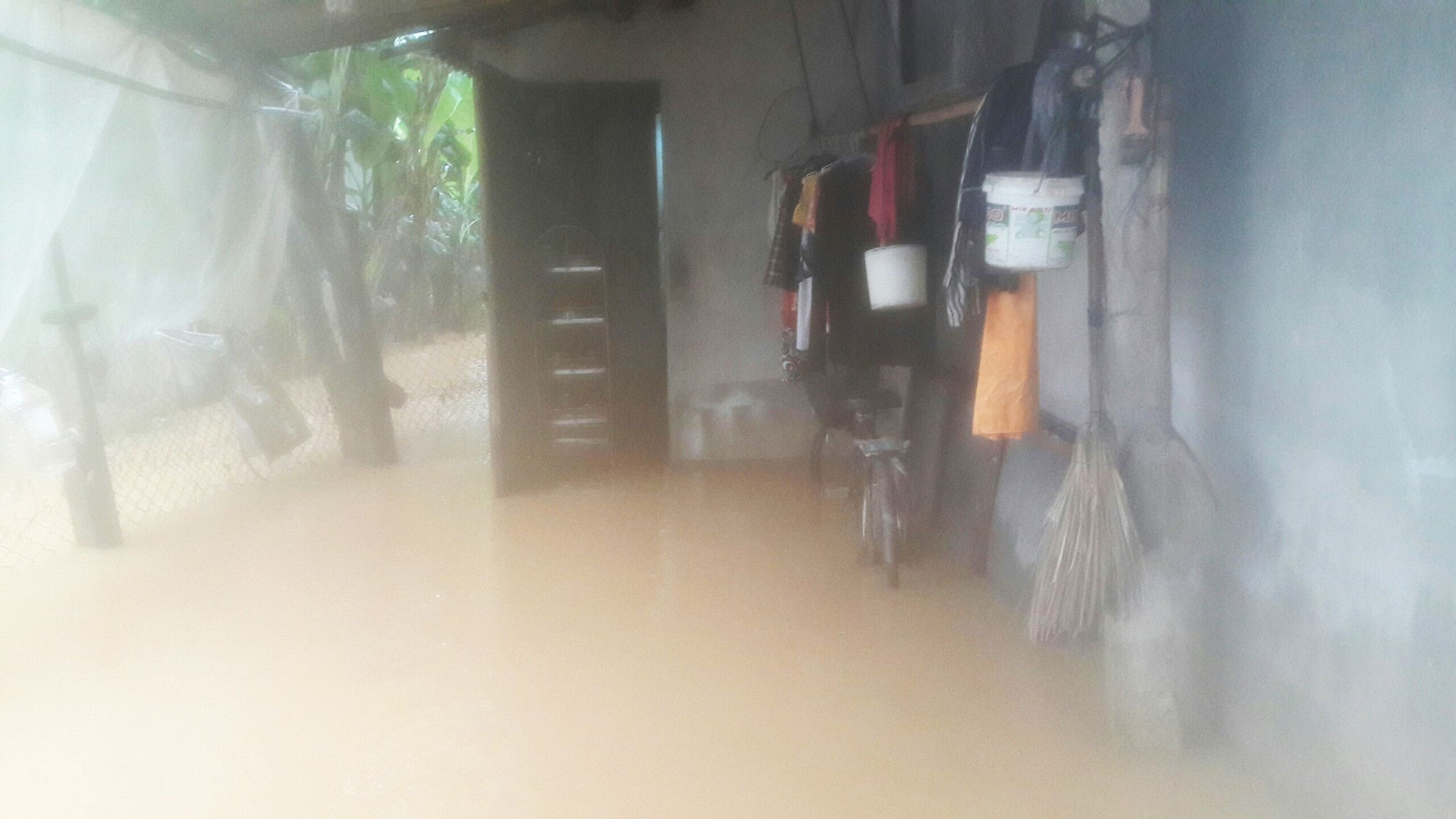 Đà Nẵng: Hòa Liên đang bị ngập sâu hơn 1 m - Ảnh 15.