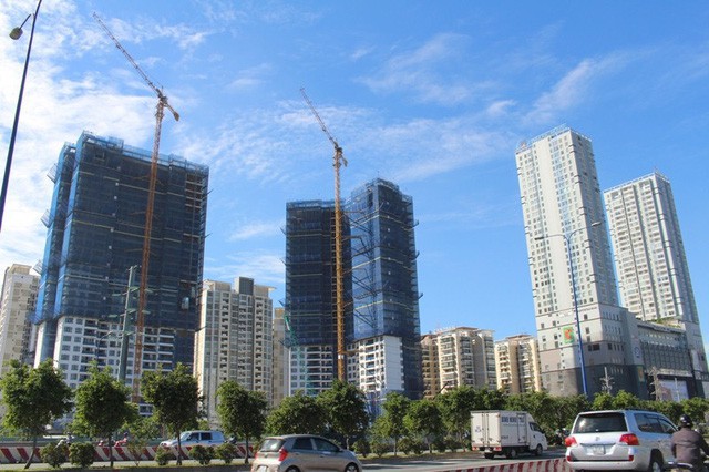 Bất động sản TP.HCM kh&oacute; c&oacute; s&oacute;ng giao dịch v&agrave;o cuối năm - Ảnh 1.
