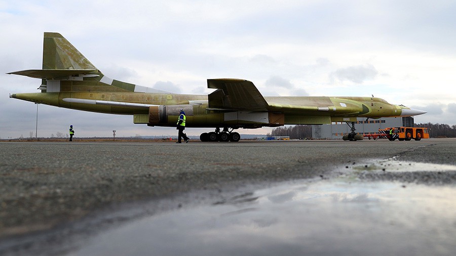 Nga bất ngờ đưa 2 máy bay ném bom Tu-160 tới Venezuela