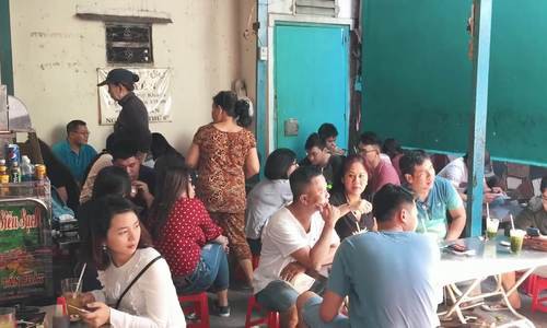 Tô mì 60.000 đồng: muốn ăn phải đợi một tiếng