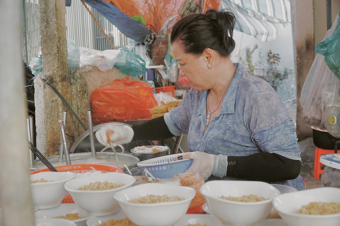Tô mì 60.000 đồng: muốn ăn phải đợi một tiếng - Ảnh 13.