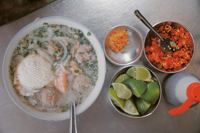 Tô mì 60.000 đồng: muốn ăn phải đợi một tiếng - Ảnh 10.