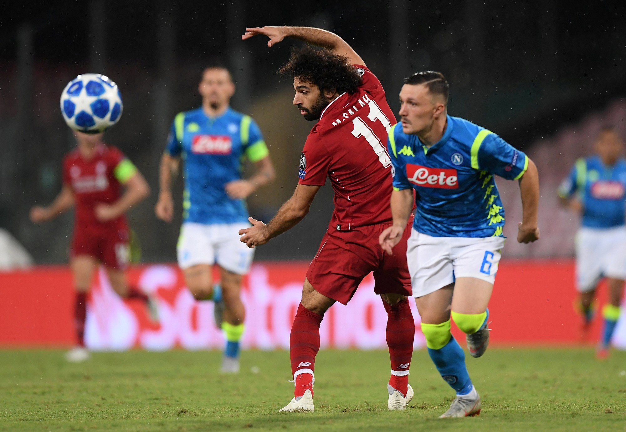 Liverpool lo "cháy túi" nếu bị loại ở Champions League