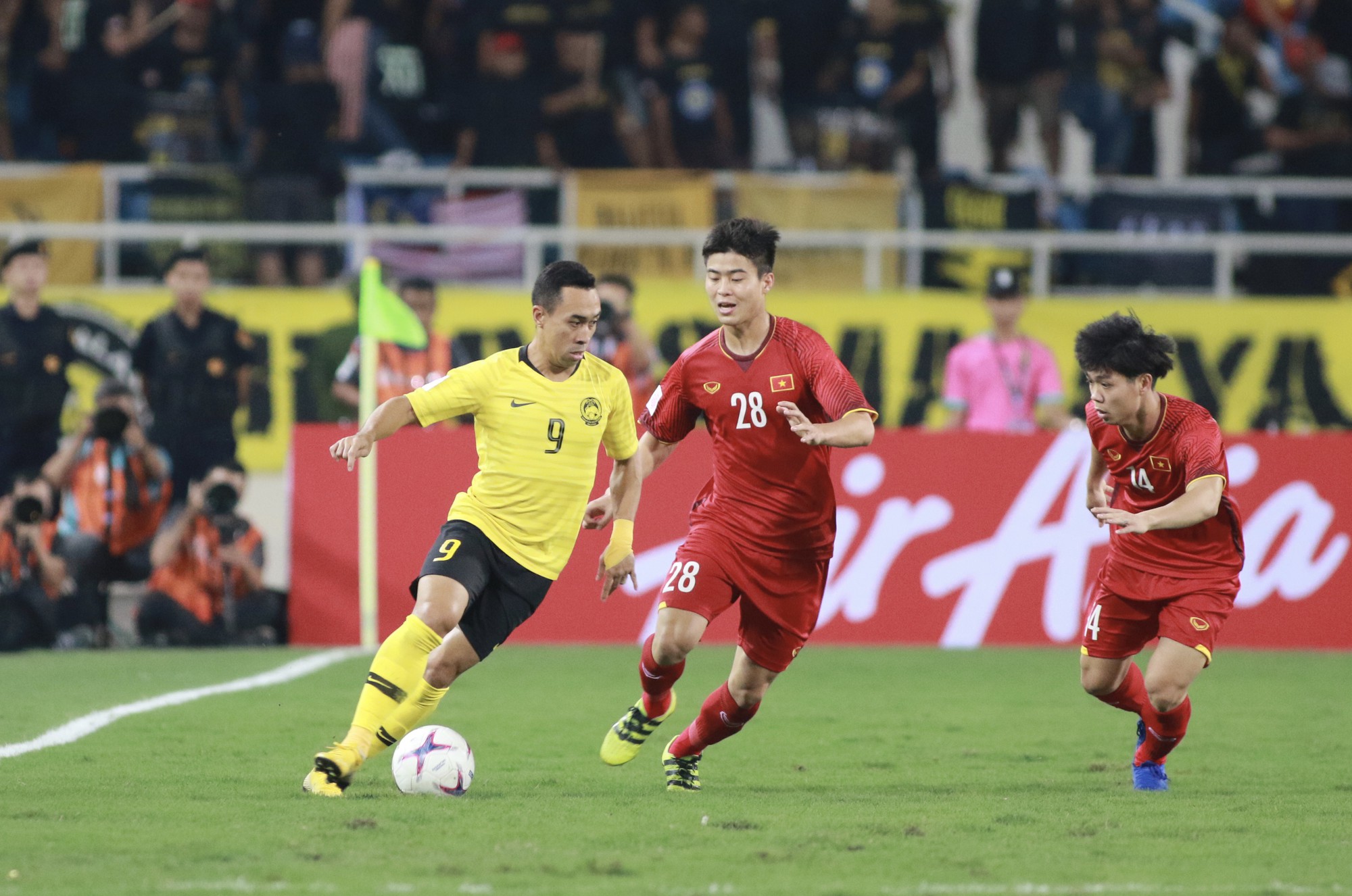 Clip: H&ograve;a tiếc nuối Malaysia 2-2, Việt Nam hẹn b&ugrave;ng nổ lượt về - Ảnh 8.