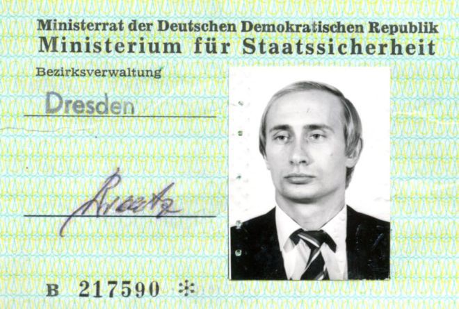Tìm thấy thẻ điệp viên Stasi của Tổng thống Putin tại Đức