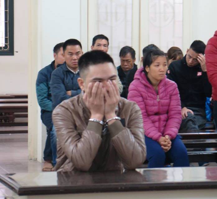 Rủ bạn thân đến nhà rồi dùng dao truy sát