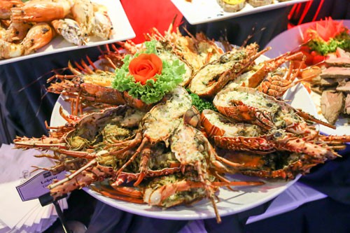 Mùa lễ hội đi đâu, ăn gì?