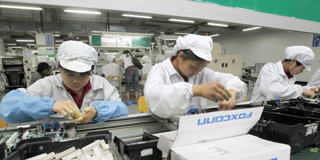Nhà máy ráp iPhone có thể tháo chạy khỏi Trung Quốc