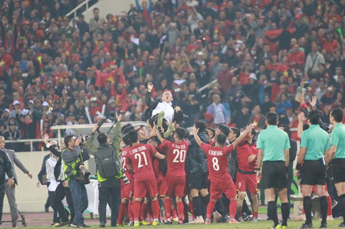 Tuyển Việt Nam vô địch AFF Cup 2018: Khẳng định sức mạnh, ngẩng cao đầu