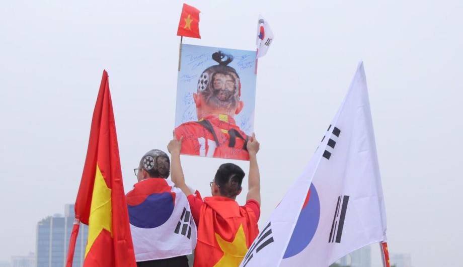 S&acirc;n Mỹ Đ&igrave;nh n&oacute;ng hừng hực trước trận quyết đấu Việt Nam - Malaysia - Ảnh 19.