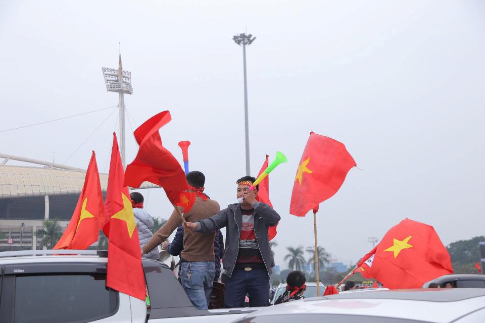 S&acirc;n Mỹ Đ&igrave;nh n&oacute;ng hừng hực trước trận quyết đấu Việt Nam - Malaysia - Ảnh 20.