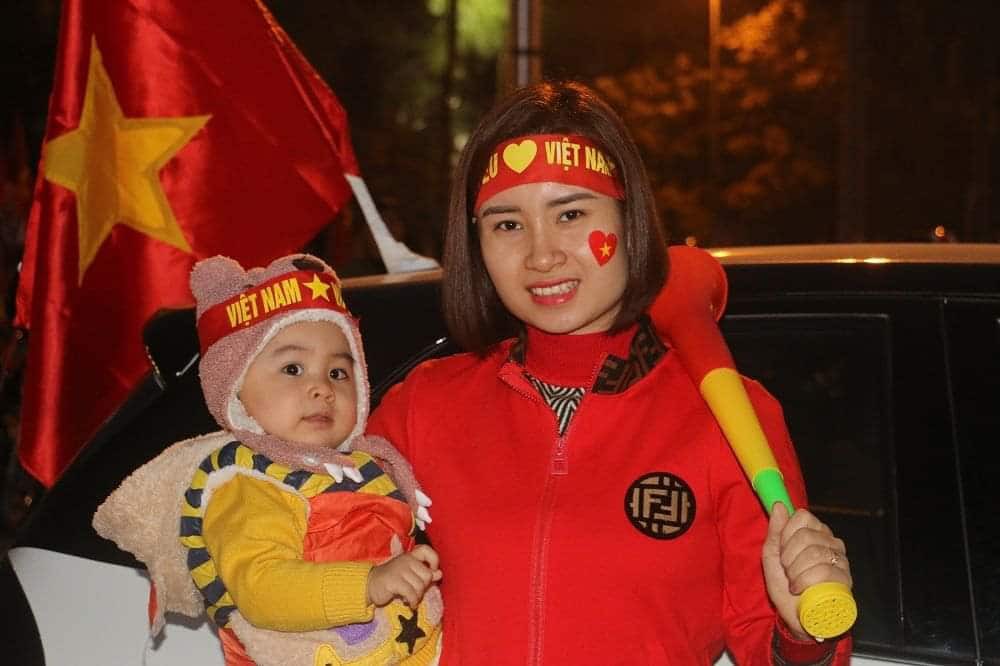 Trắng đ&ecirc;m ăn mừng Việt Nam l&ecirc;n ng&ocirc;i v&ocirc; địch Đ&ocirc;ng Nam &Aacute; - Ảnh 44.