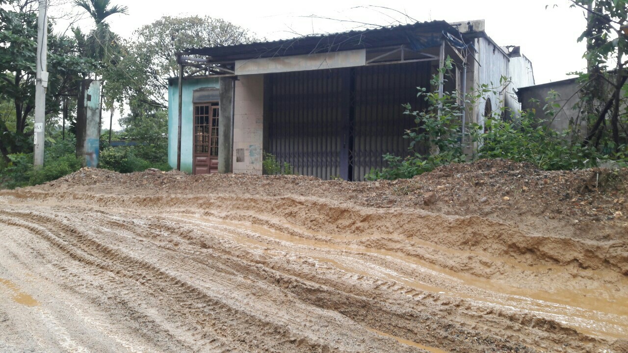 Đ&agrave; Nẵng: &Aacute;m ảnh với 22 km đường ĐT 601 biến th&agrave;nh ao sau mưa lớn - Ảnh 13.