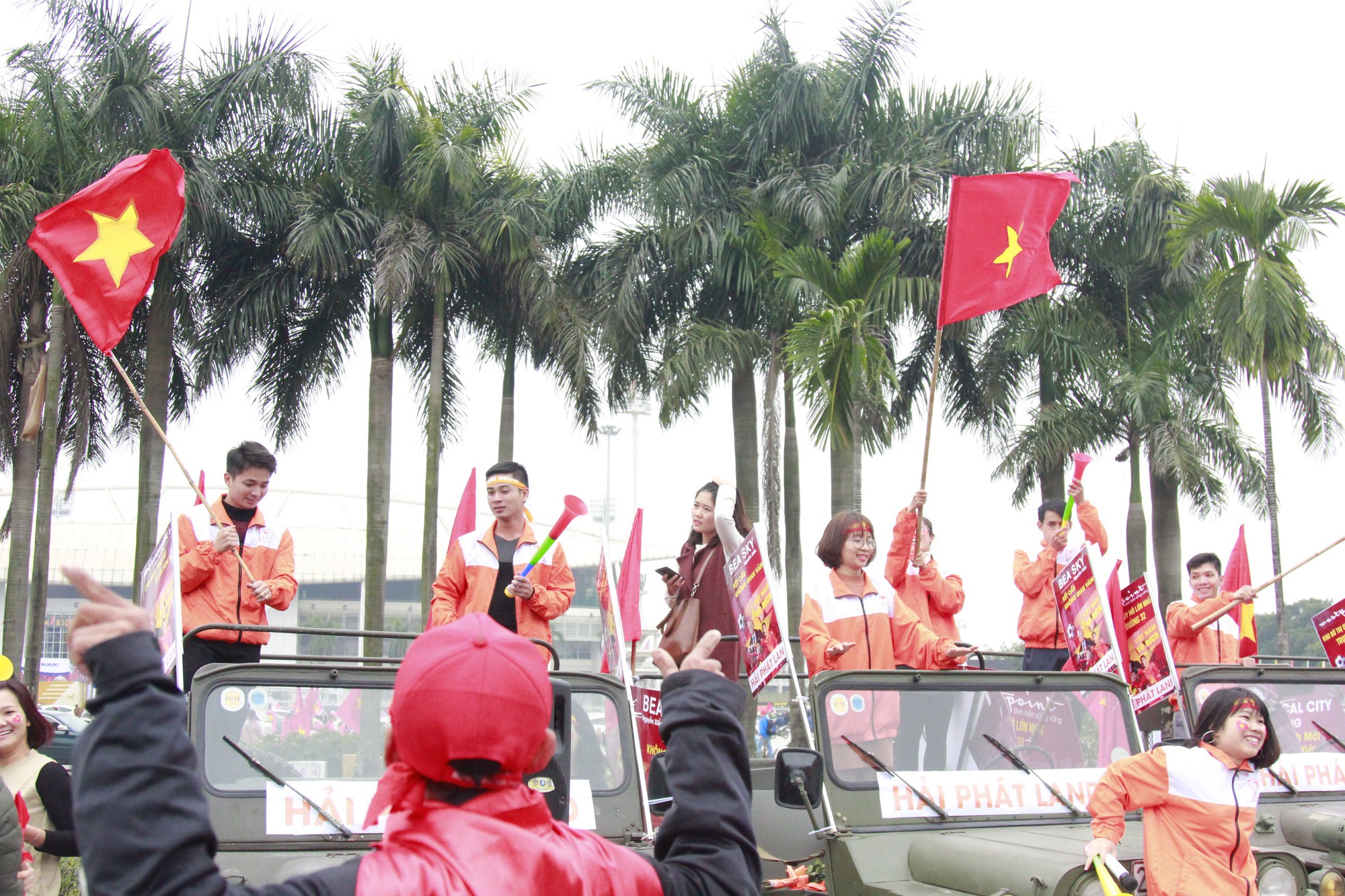 S&acirc;n Mỹ Đ&igrave;nh n&oacute;ng hừng hực trước trận quyết đấu Việt Nam - Malaysia - Ảnh 4.