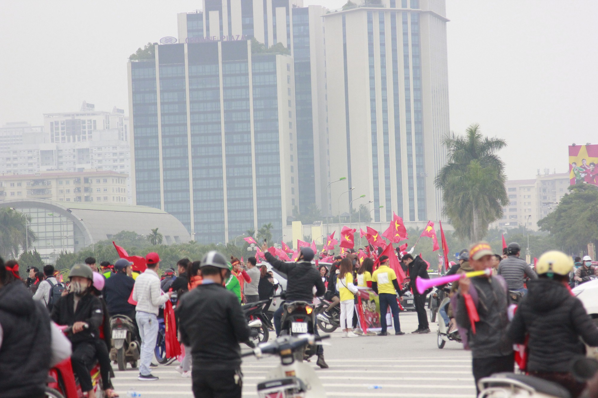 S&acirc;n Mỹ Đ&igrave;nh n&oacute;ng hừng hực trước trận quyết đấu Việt Nam - Malaysia - Ảnh 14.