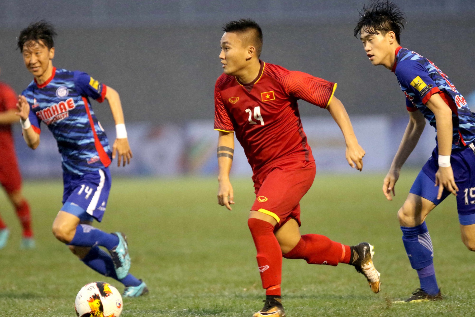 Việt Nam thắng đậm Gimhae CFC, vào chung kết U21 quốc tế 2018 - Ảnh 4.