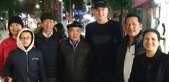 Ng&agrave;y đo&agrave;n tụ của thủ m&ocirc;n Đặng Văn  L&acirc;m - Ảnh 3.