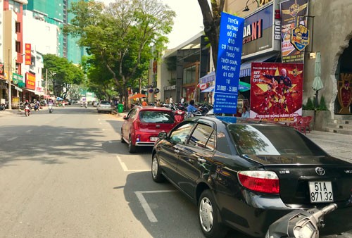 Thu phí đậu ôtô: Vẫn hời hợt!