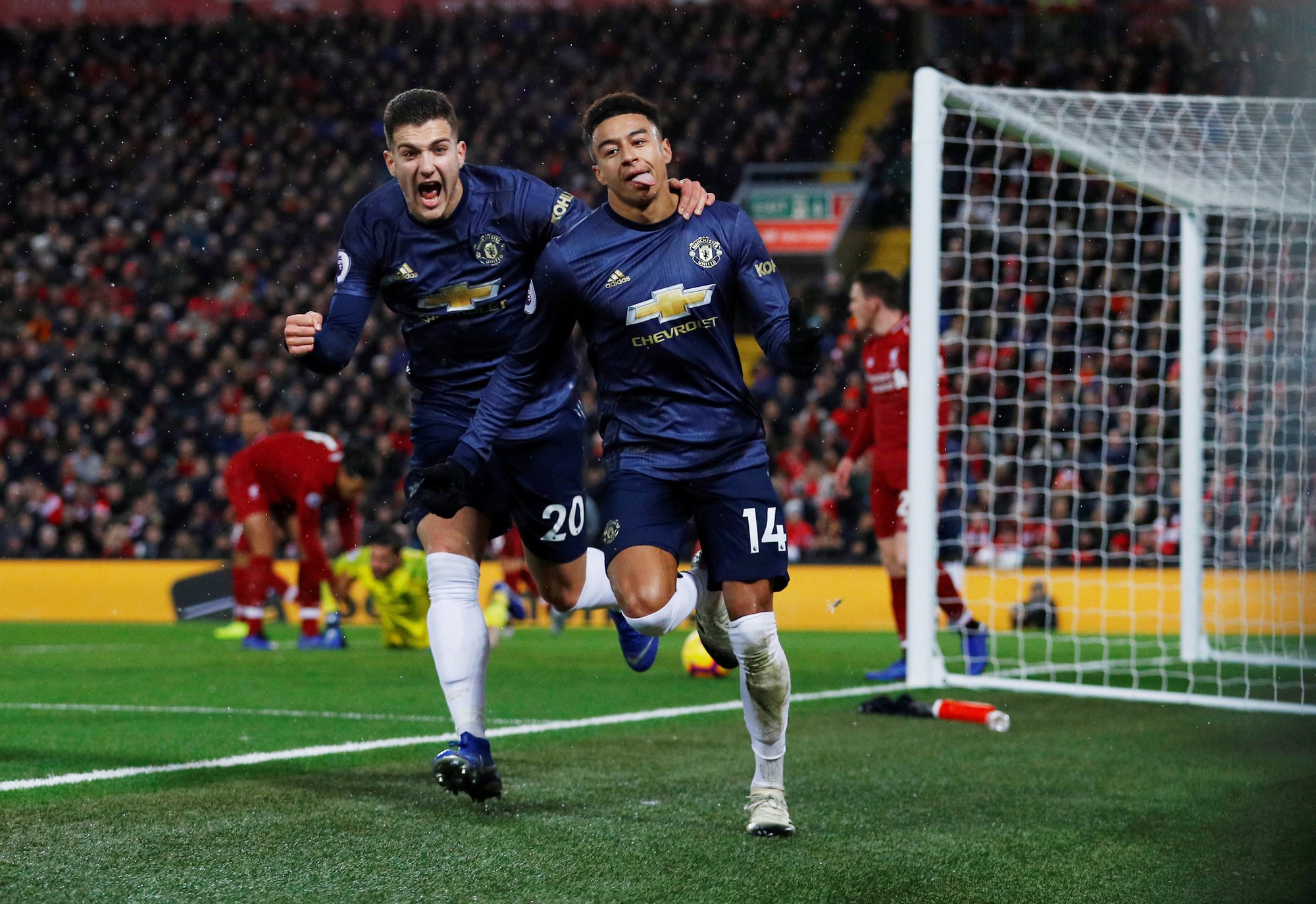 Man United miễn cưỡng v&agrave;o Top 6 sau thảm bại đại chiến ở Anfield - Ảnh 4.