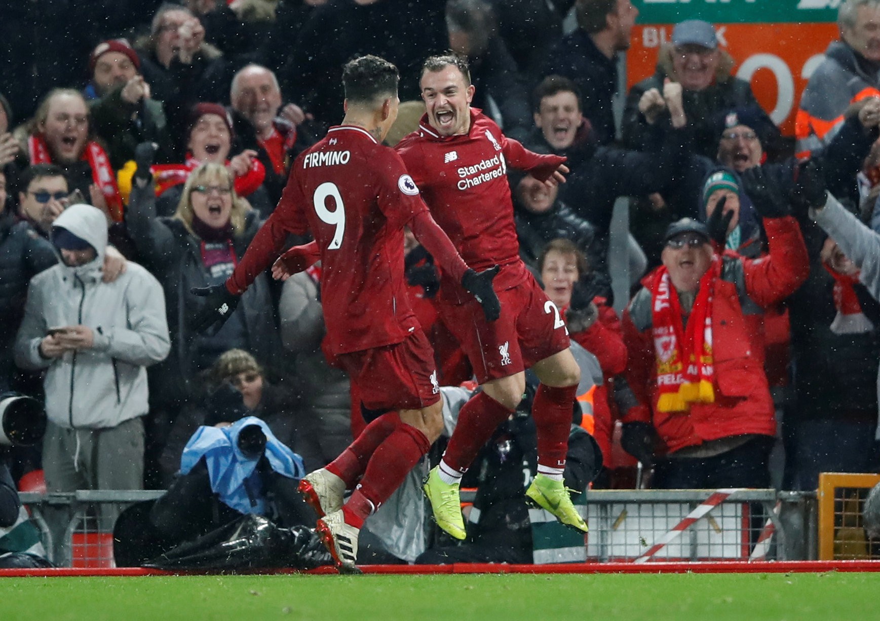 Man United miễn cưỡng v&agrave;o Top 6 sau thảm bại đại chiến ở Anfield - Ảnh 5.