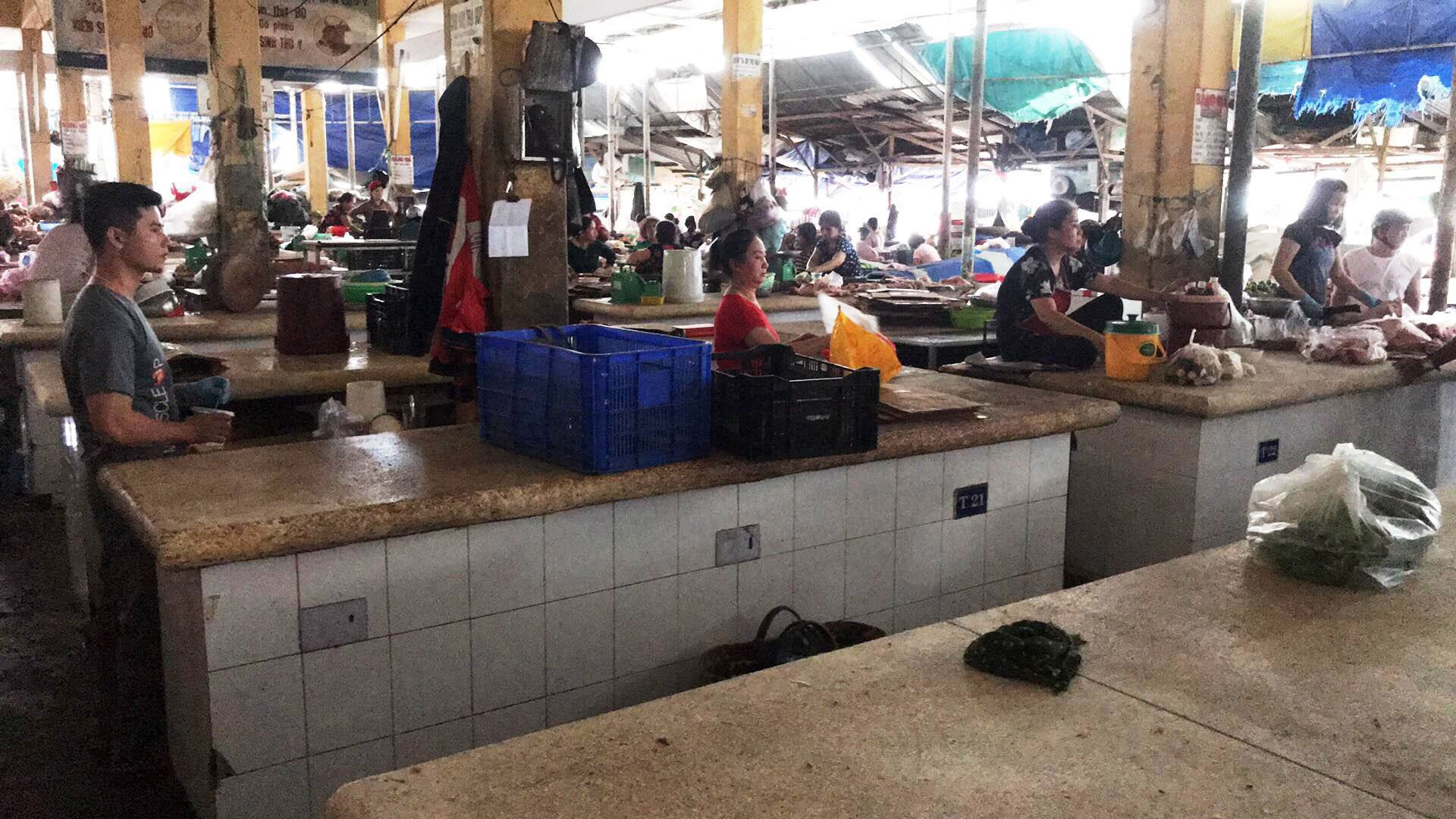 Thị trường thịt heo Nha Trang náo loạn