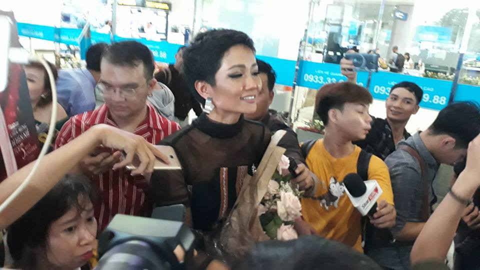 HHen Niê với ngày về rạng ngời sau khi vào tốp 5 Hoa hậu hoàn vũ thế giới - Ảnh 6.