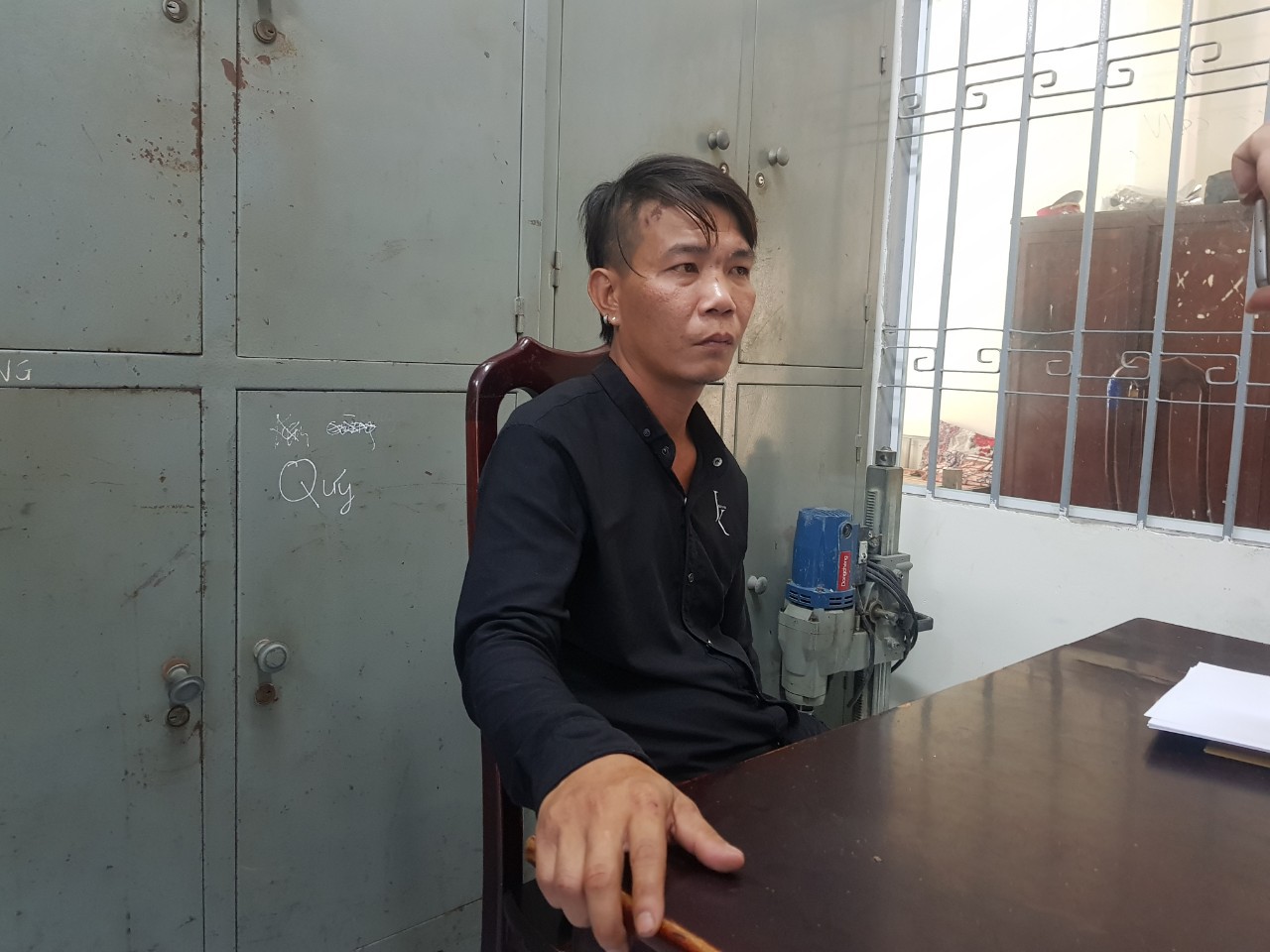 Chỉ va chạm giao thông, rút dao đâm chết người
