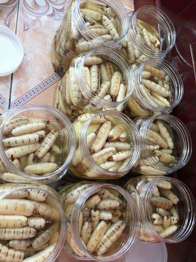 Chị em l&ugrave;ng mua thần dược tăng sinh lực cho chồng - Ảnh 2.