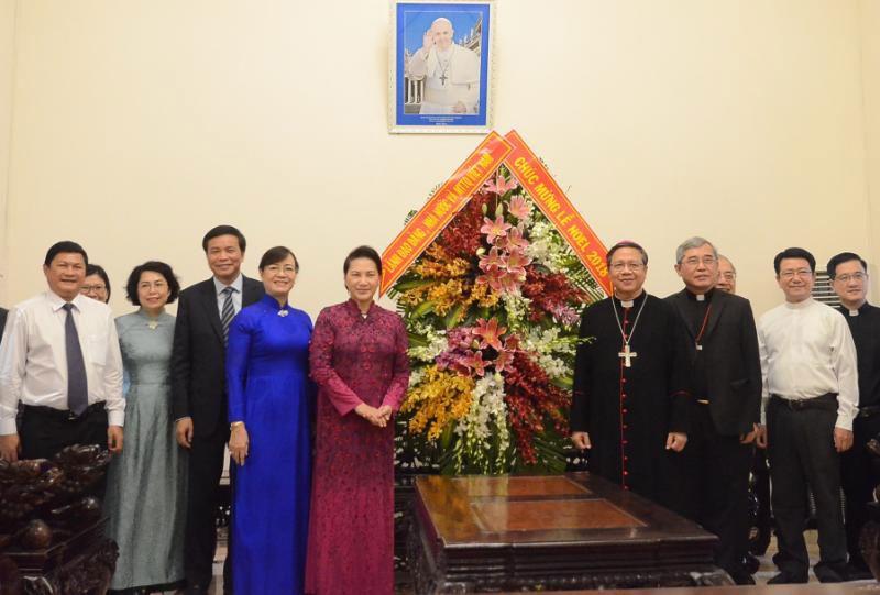 Chủ tịch Quốc hội chúc mừng Giáng sinh