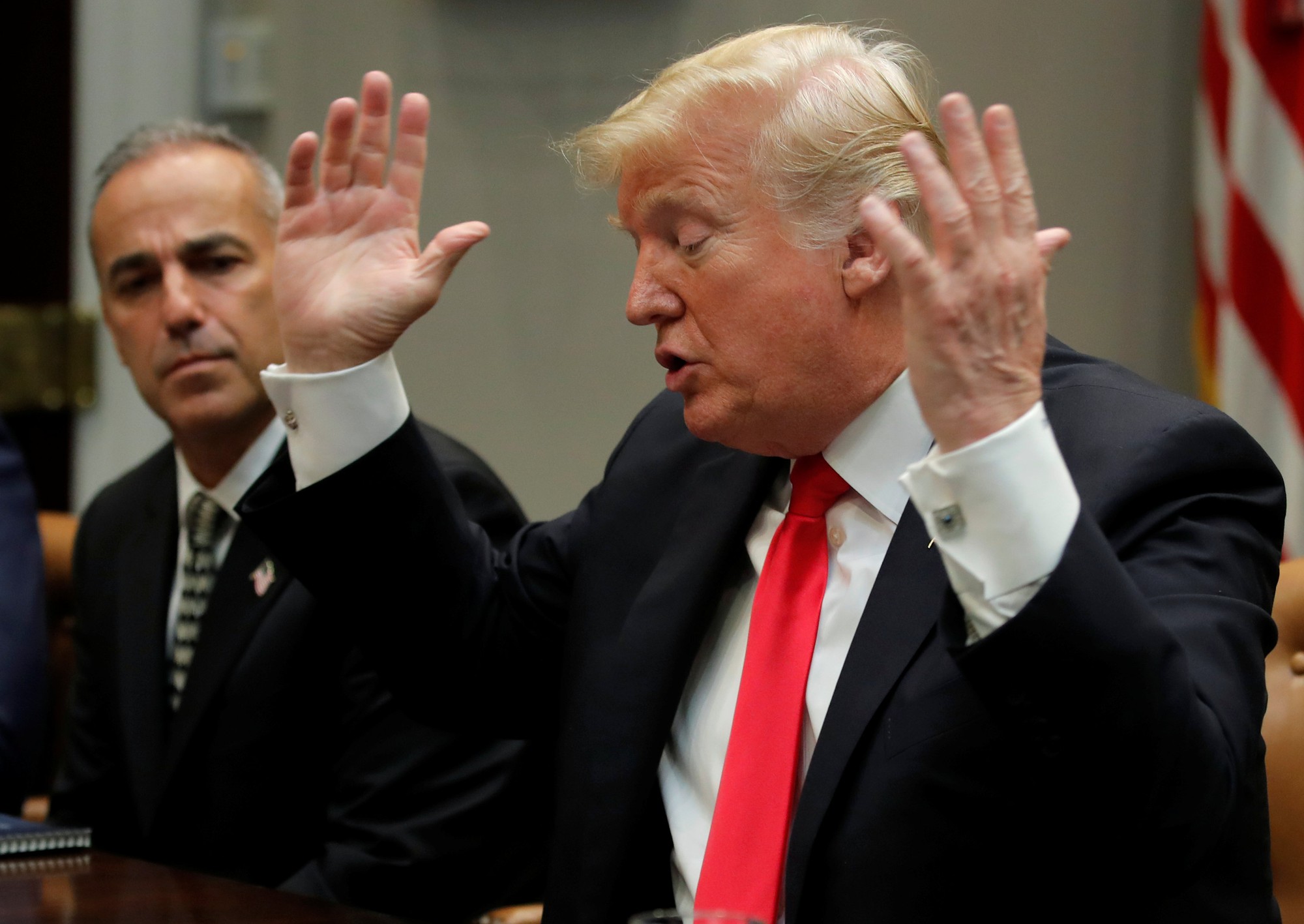 &Ocirc;ng Trump đ&oacute;ng cửa quỹ từ thiện, ph&acirc;n ph&aacute;t 1,75 triệu USD c&ograve;n lại - Ảnh 2.